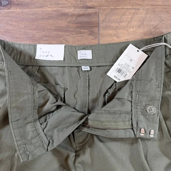 A New Day Women Olive Green Pleated Wide Leg Pants Size 12 - Picture 2 of 8